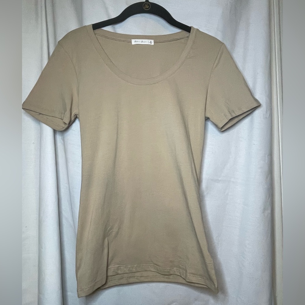 NWOT Active Basic Tan Basic Tee Shirt Size M